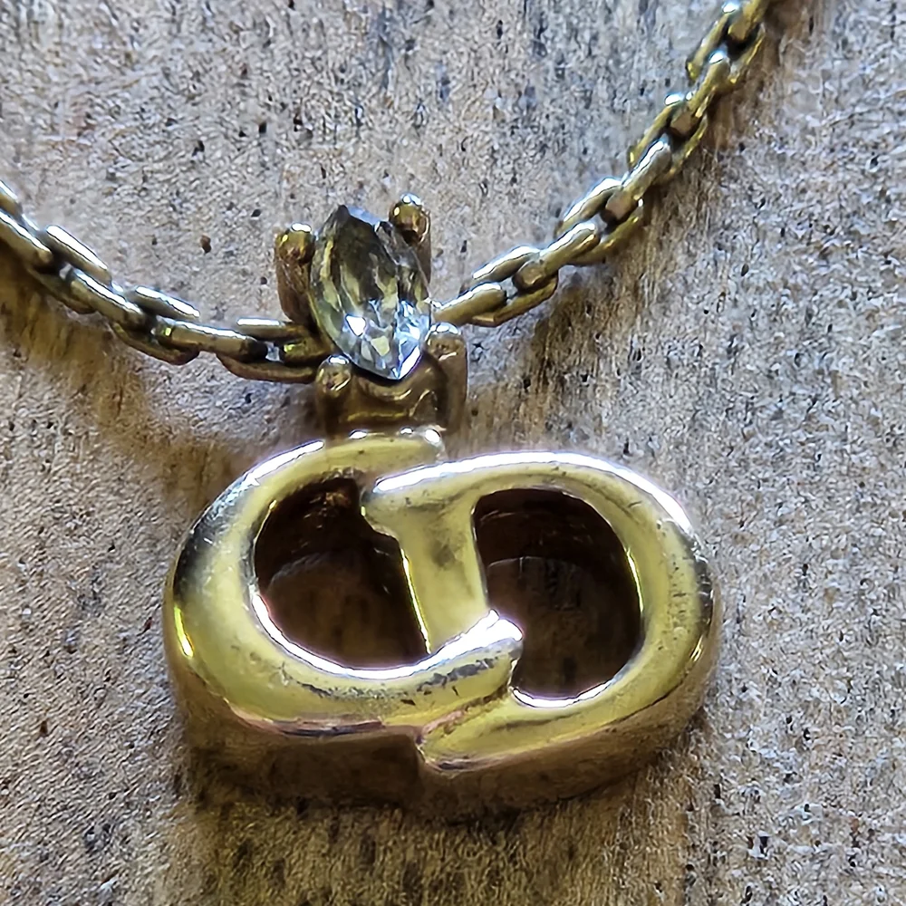 Elegant DIOR Gold Necklace with Interlocking Pendant - Picture 8 of 10